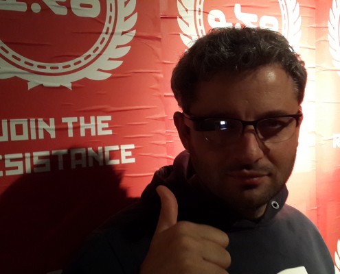 Emiliano Piscitelli (CEO VHGroup) probando los Google Glass